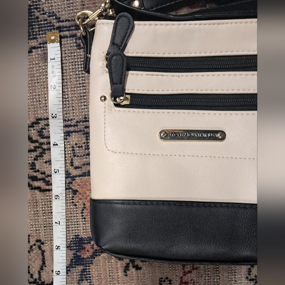 Stone Mountain Crossbody Bag - Picture 6 of 7